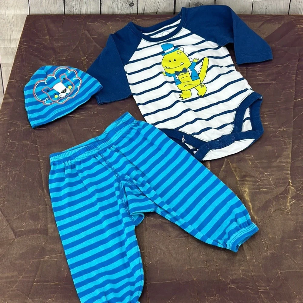 Boys Onesies and pants bundle‎ 12 pieces size 3-6 months